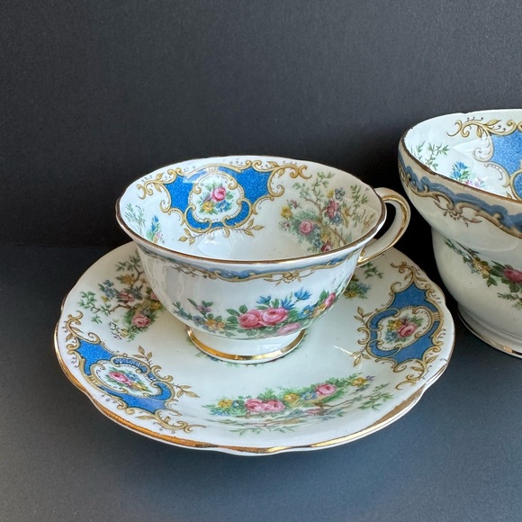 Foley English Bone China DEMITASSE Teacup Saucer ‘Broadway’ Bird Blue Scrolls - Picture 12 of 13